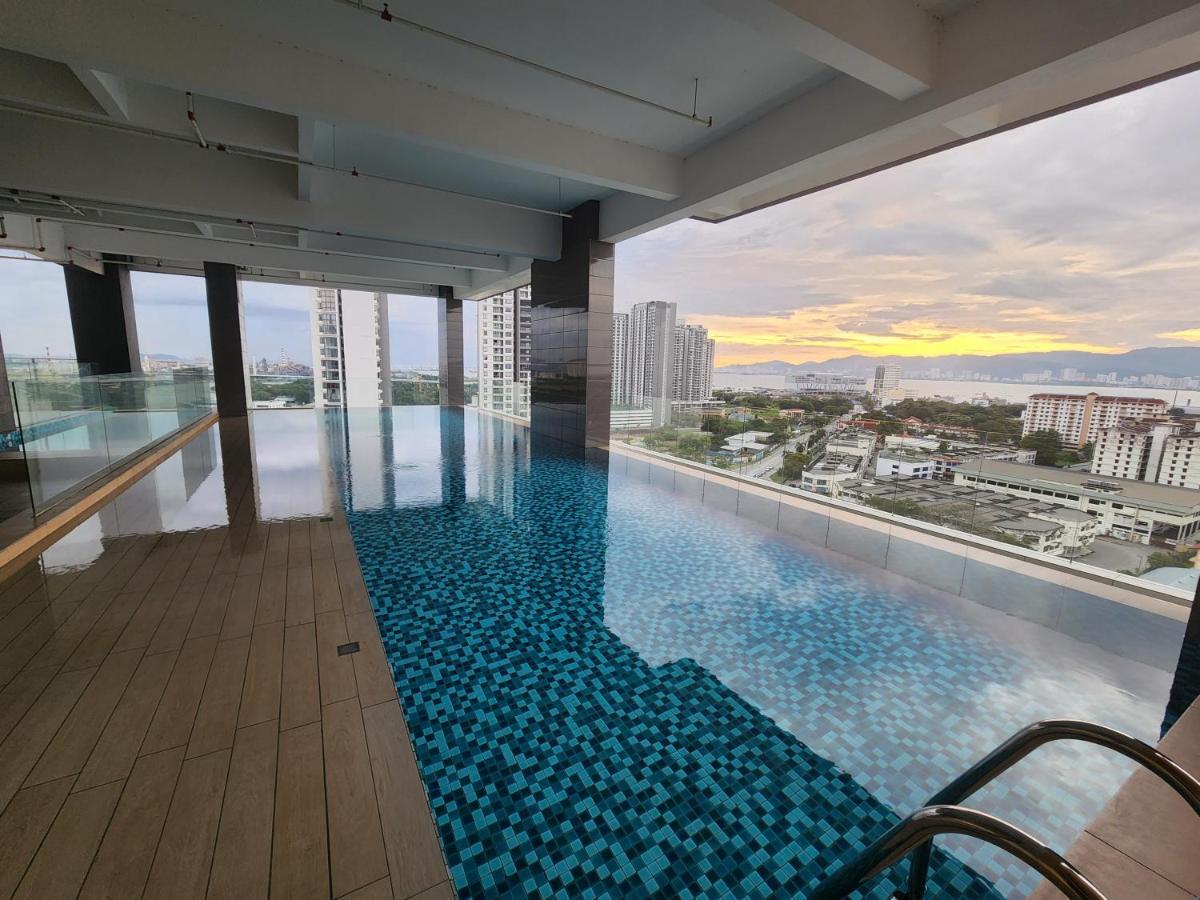 Praicon Tower - Premium Suite บัตเตอร์เวิร์ท ภายนอก รูปภาพ